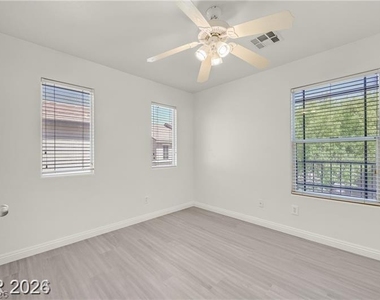 10239 Keystone Pastures Street - Photo Thumbnail 16