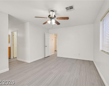 10239 Keystone Pastures Street - Photo Thumbnail 7