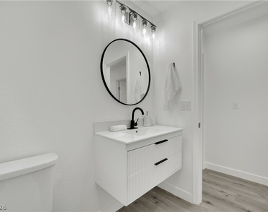 9228 Sun Rose Avenue - Photo Thumbnail 23