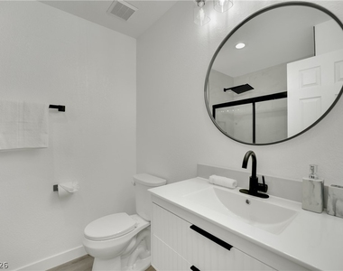 9228 Sun Rose Avenue - Photo Thumbnail 21