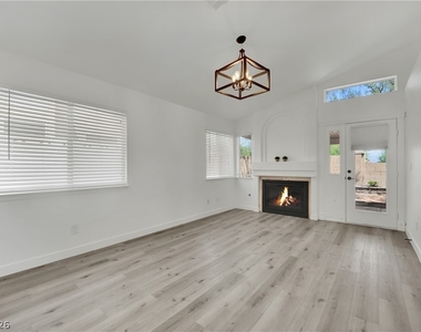 9228 Sun Rose Avenue - Photo Thumbnail 10
