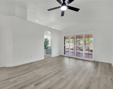 9228 Sun Rose Avenue - Photo Thumbnail 11