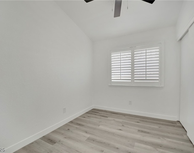 9228 Sun Rose Avenue - Photo Thumbnail 15