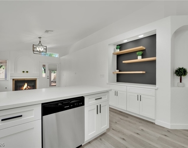 9228 Sun Rose Avenue - Photo Thumbnail 5