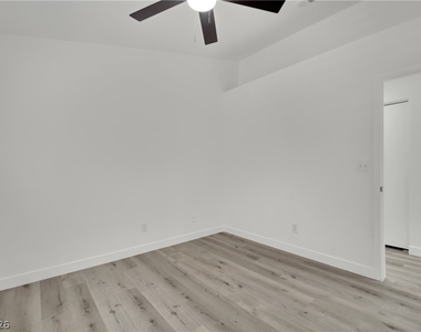 9228 Sun Rose Avenue - Photo Thumbnail 14