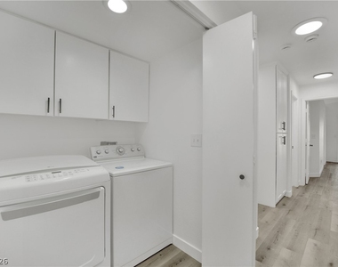 9228 Sun Rose Avenue - Photo Thumbnail 24
