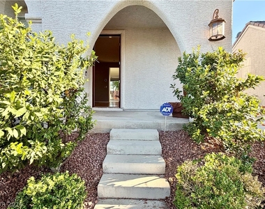 10313 Bayhead Beach Avenue - Photo Thumbnail 3