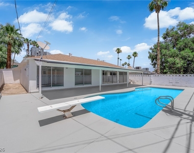 1524 Bonita Avenue - Photo Thumbnail 17
