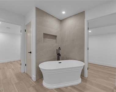 1524 Bonita Avenue - Photo Thumbnail 27