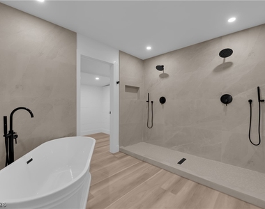 1524 Bonita Avenue - Photo Thumbnail 2