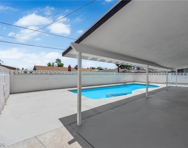 1524 Bonita Avenue - Photo Thumbnail 20