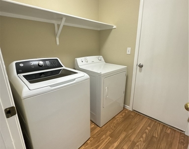 9546 Lavarun Court - Photo Thumbnail 19