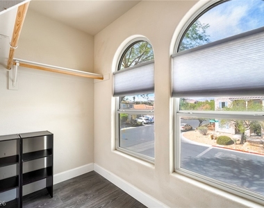 10328 Burwood Street - Photo Thumbnail 21