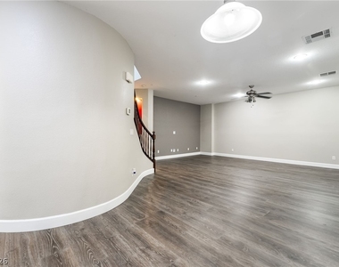 10328 Burwood Street - Photo Thumbnail 11