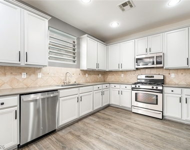 10328 Burwood Street - Photo Thumbnail 9