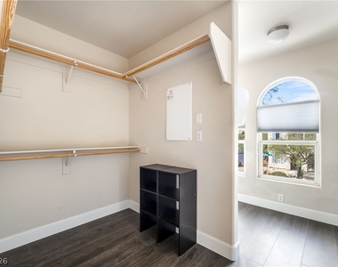 10328 Burwood Street - Photo Thumbnail 20