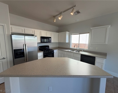 1129 Oceanwood Avenue - Photo Thumbnail 16