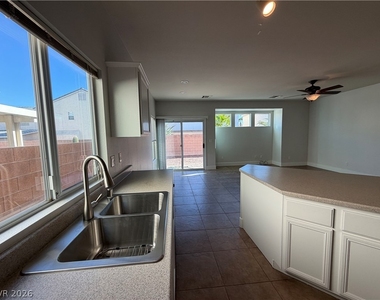 1129 Oceanwood Avenue - Photo Thumbnail 13