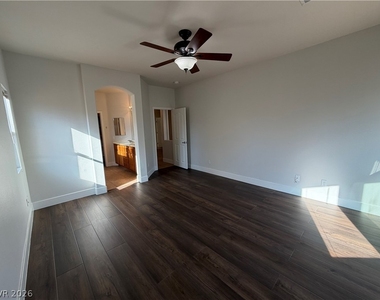 1129 Oceanwood Avenue - Photo Thumbnail 18