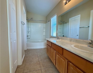 1073 Pleasure Lane - Photo Thumbnail 14