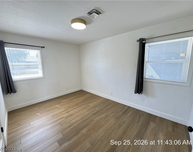 1051 Sweeney Avenue - Photo Thumbnail 13