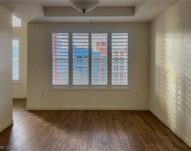 44 E Serene Avenue - Photo Thumbnail 4