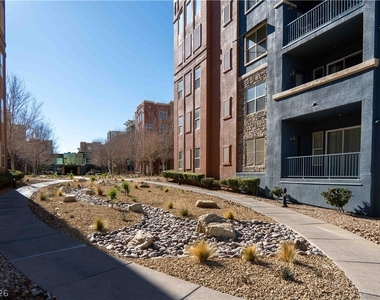 44 E Serene Avenue - Photo Thumbnail 27