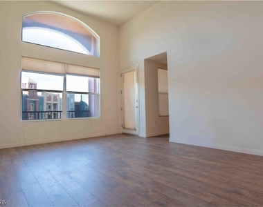44 E Serene Avenue - Photo Thumbnail 15