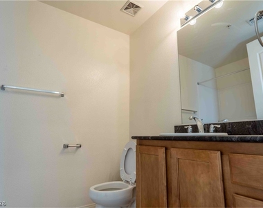 44 E Serene Avenue - Photo Thumbnail 12