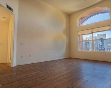 44 E Serene Avenue - Photo Thumbnail 11