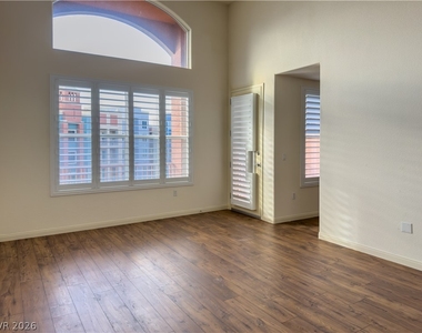 44 E Serene Avenue - Photo Thumbnail 3