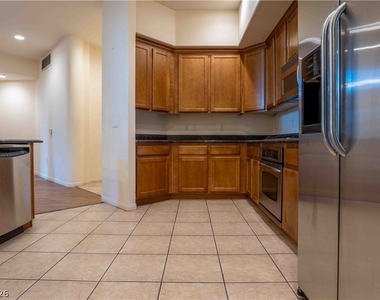 44 E Serene Avenue - Photo Thumbnail 2