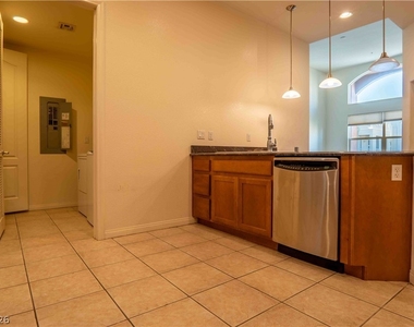 44 E Serene Avenue - Photo Thumbnail 8
