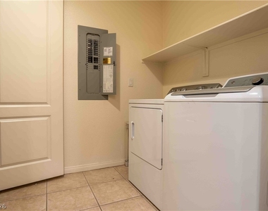 44 E Serene Avenue - Photo Thumbnail 10