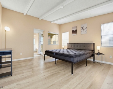 4752 Obannon Drive - Photo Thumbnail 16