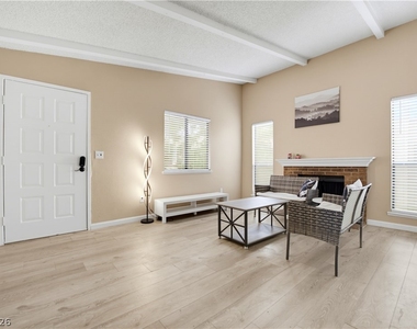 4752 Obannon Drive - Photo Thumbnail 5
