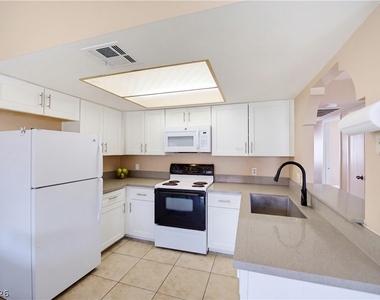 4752 Obannon Drive - Photo Thumbnail 10