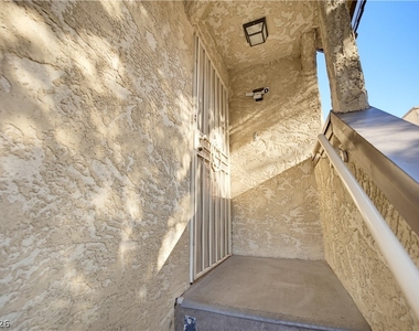 4752 Obannon Drive - Photo Thumbnail 2