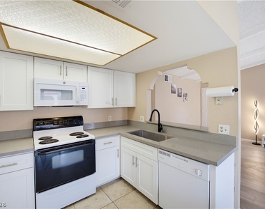 4752 Obannon Drive - Photo Thumbnail 8