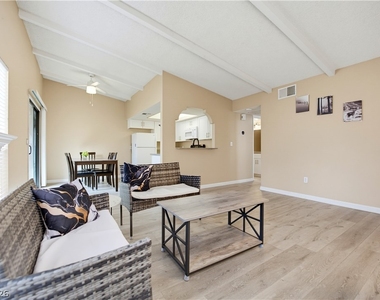 4752 Obannon Drive - Photo Thumbnail 4