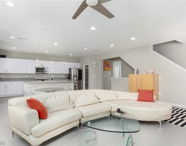 11283 Cactus Tower Avenue - Photo Thumbnail 5