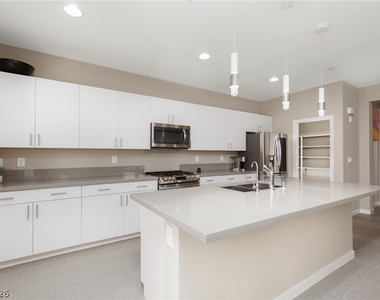 11283 Cactus Tower Avenue - Photo Thumbnail 10