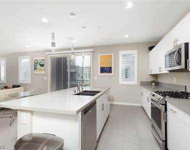 11283 Cactus Tower Avenue - Photo Thumbnail 9