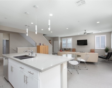 11283 Cactus Tower Avenue - Photo Thumbnail 12