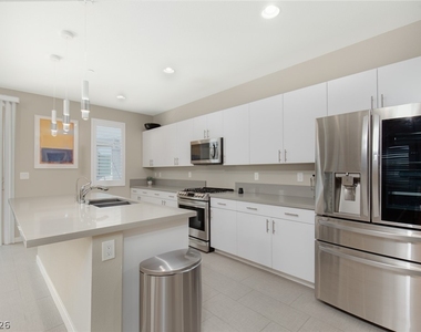 11283 Cactus Tower Avenue - Photo Thumbnail 8