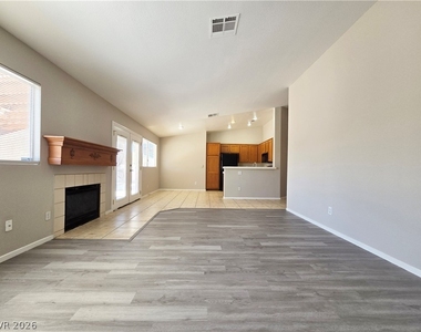 2115 Falcon Crest Avenue - Photo Thumbnail 3
