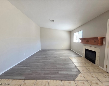 2115 Falcon Crest Avenue - Photo Thumbnail 8