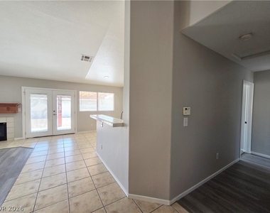 2115 Falcon Crest Avenue - Photo Thumbnail 4