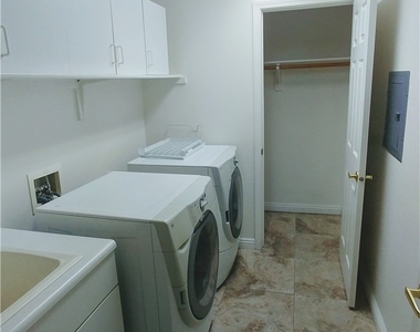 10711 Pappas Lane - Photo Thumbnail 16