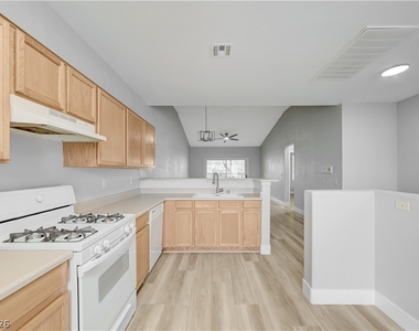 673 Peachy Canyon Circle - Photo Thumbnail 20